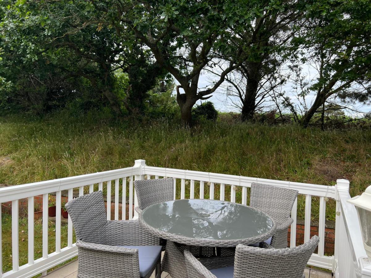 Jungle lodge Lymington Eksteriør billede